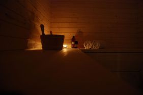 relax in sauna